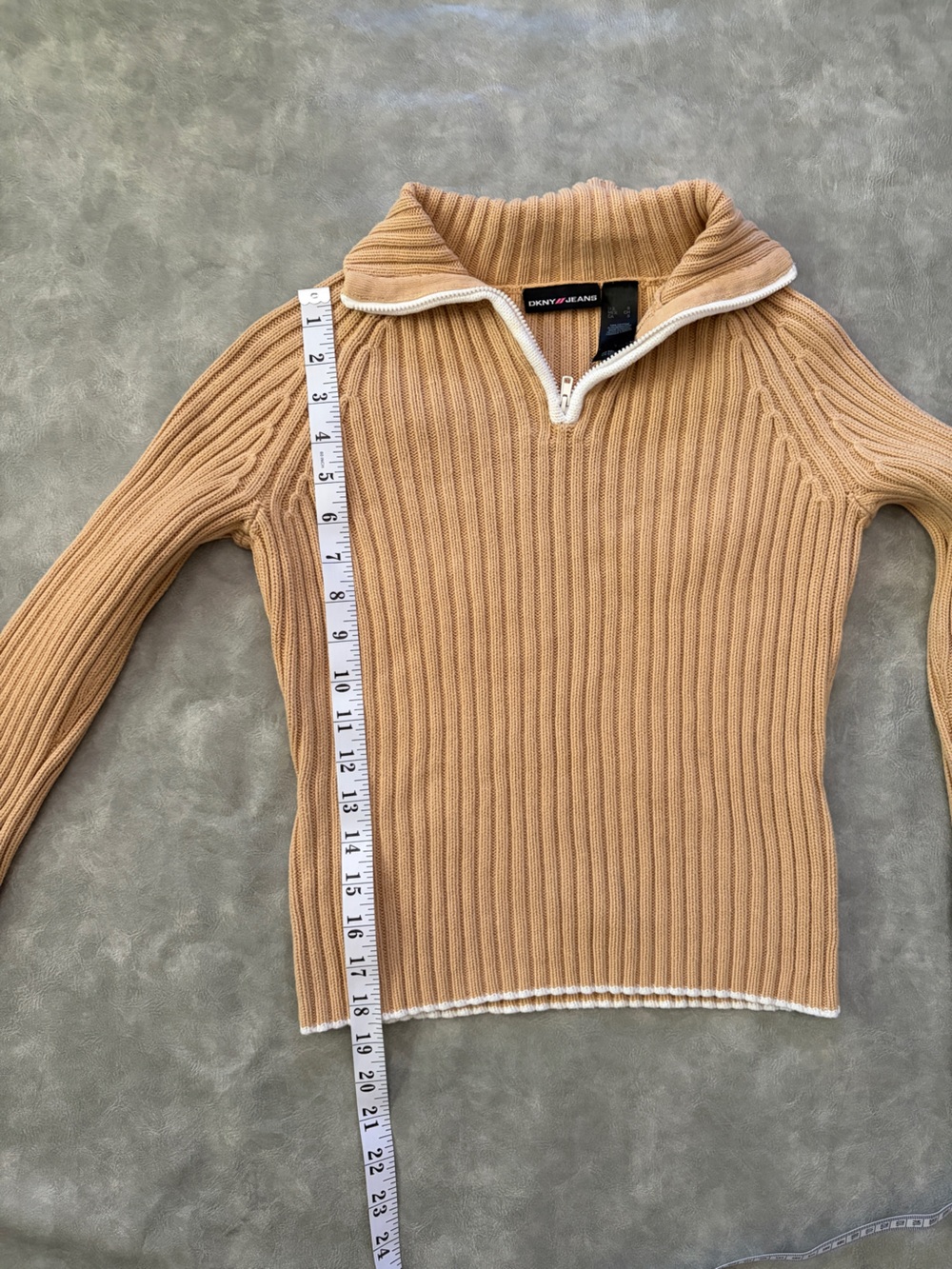 Y2K 2000โs DKNY Tan Ribbed Knit Quarter Zip Sweater - Picture 8 of 10